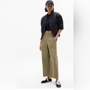 NWT-Athleta Olive Branch Skyline Utility Barrel  Pant, Size 6